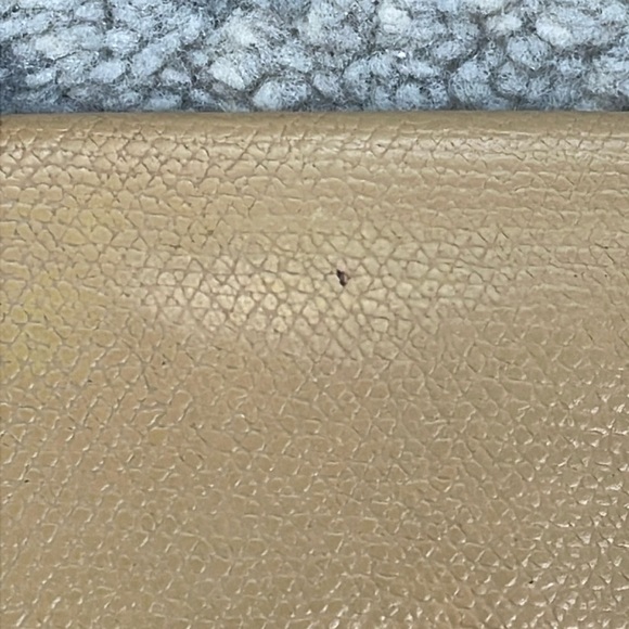 Chanel Interlocking CC Medallion Leather Keyholder Case Trifold Beige - Picture 5 of 17